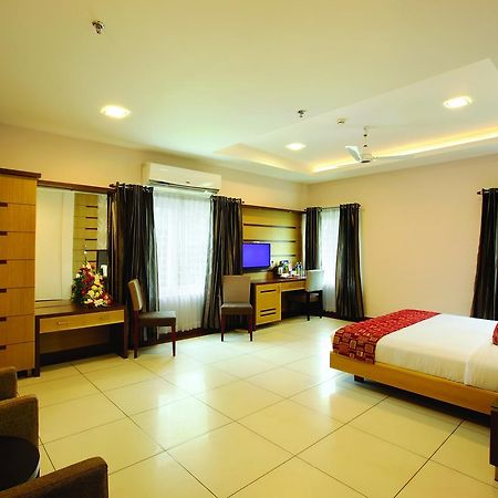 Hotel Aswathy Kodungallur Екстер'єр фото