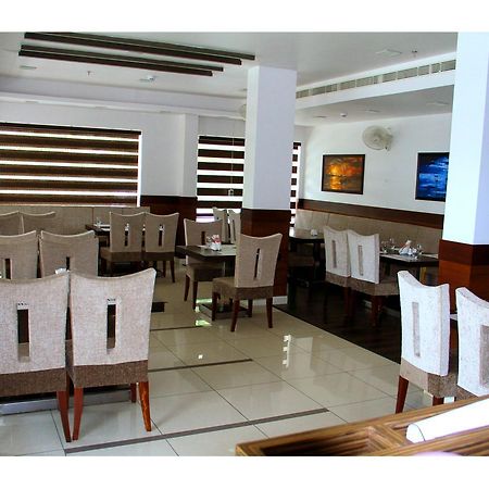 Hotel Aswathy Kodungallur Екстер'єр фото