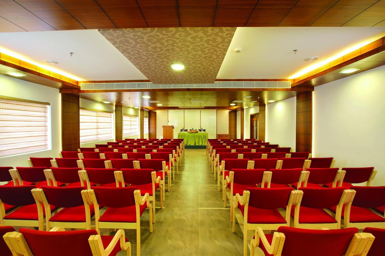 Hotel Aswathy Kodungallur Екстер'єр фото