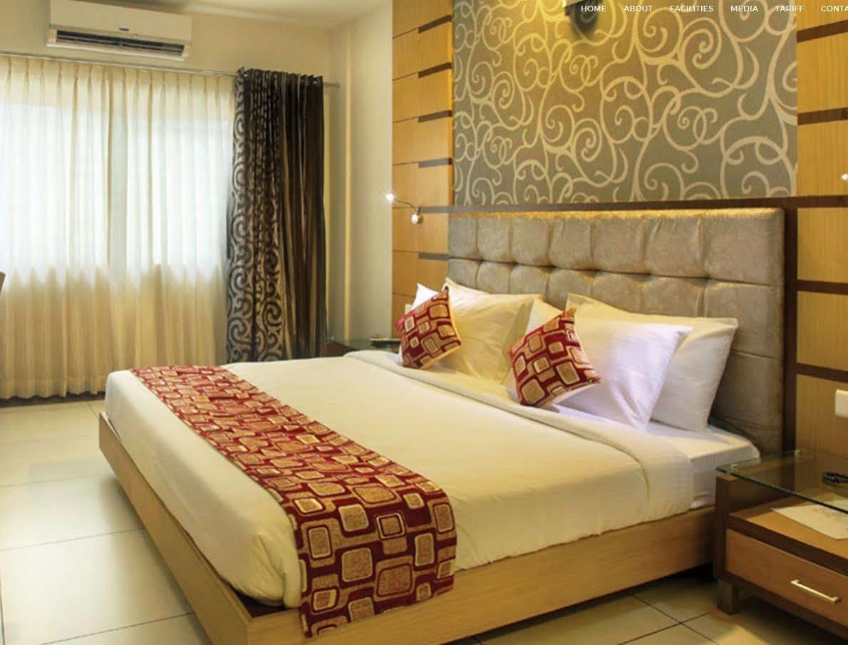 Hotel Aswathy Kodungallur Екстер'єр фото
