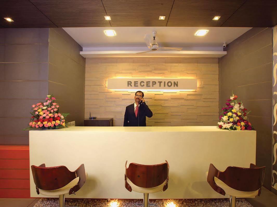 Hotel Aswathy Kodungallur Екстер'єр фото